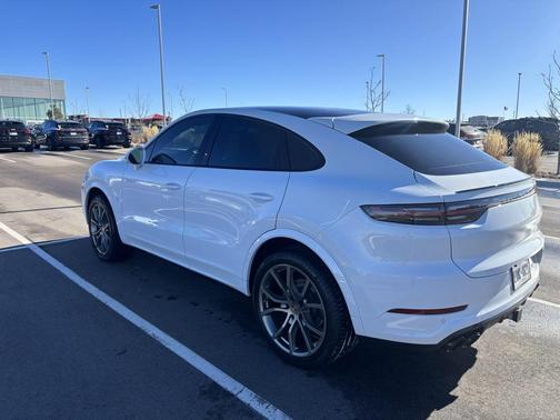 2022 Porsche Cayenne Platinum Edition