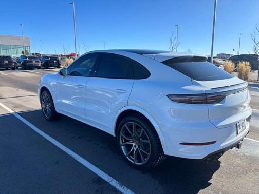 2022 Porsche Cayenne Platinum Edition