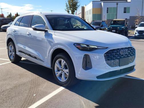 2025 Audi Q5 Premium TFSI quattro S tronic