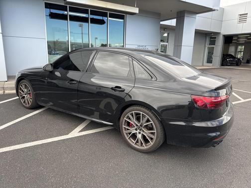 2023 Audi S4 Premium Plus TFSI quattro Tiptronic