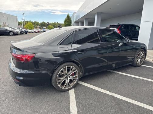 2023 Audi S4 Premium Plus TFSI quattro Tiptronic