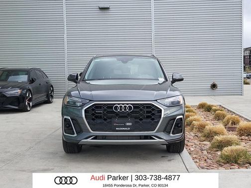 Daytona Gray Pearl Effect 2024 Audi Q5 e 55 S line Premium Plus