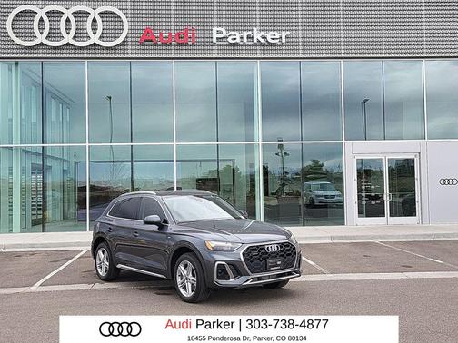Daytona Gray Pearl Effect 2024 Audi Q5 e 55 S line Premium Plus
