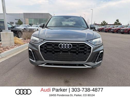 Daytona Gray Pearl Effect 2024 Audi Q5 e 55 S line Premium Plus