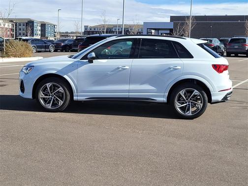 2025 Audi Q3 Premium 45 TFSI S line quattro Tiptronic