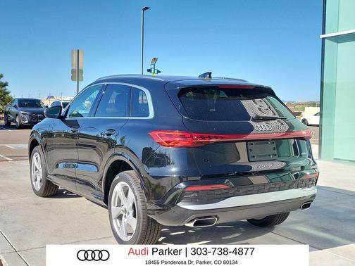 Mythos Black Metallic 2026 Audi Q5 Premium Plus TFSI quattro S tronic
