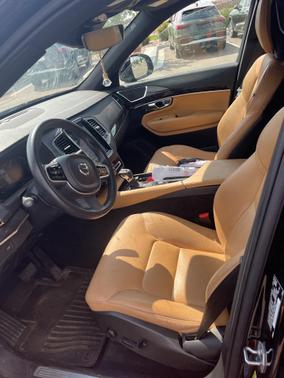 2018 Volvo XC90 T6 Momentum