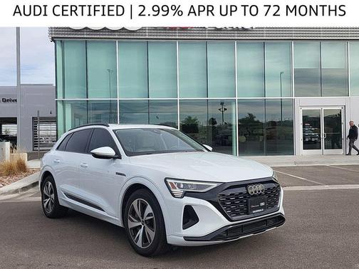 Glacier White Metallic 2024 Audi Q8 e-tron Premium