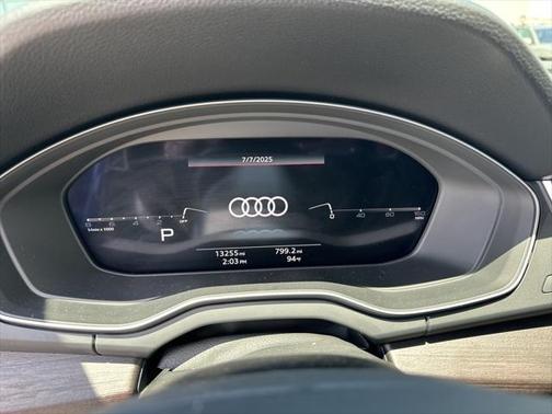 2022 Audi Q5 45 S line Premium Plus
