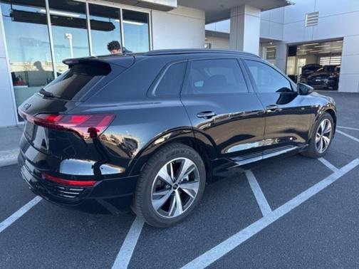2024 Audi Q8 e-tron Premium