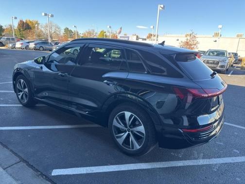 2024 Audi Q8 e-tron Premium