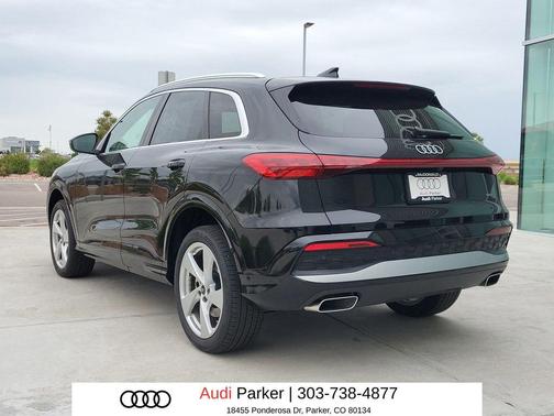 Mythos Black Metallic 2025 Audi Q5 Premium Plus TFSI quattro S tronic