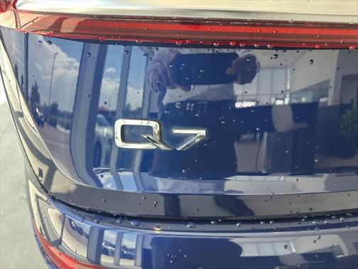 2022 Audi Q7 55 Premium Plus