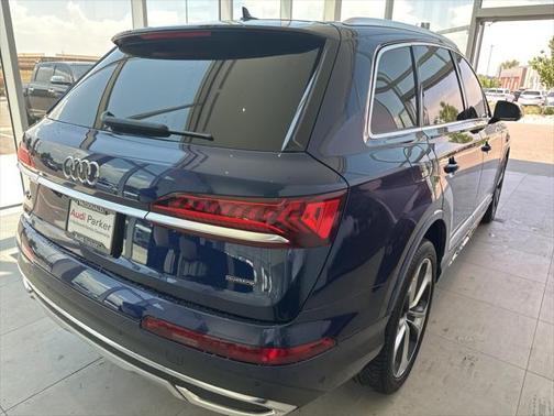 2022 Audi Q7 55 Premium Plus