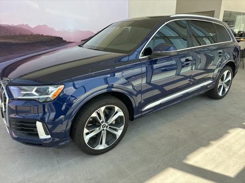2022 Audi Q7 55 Premium Plus