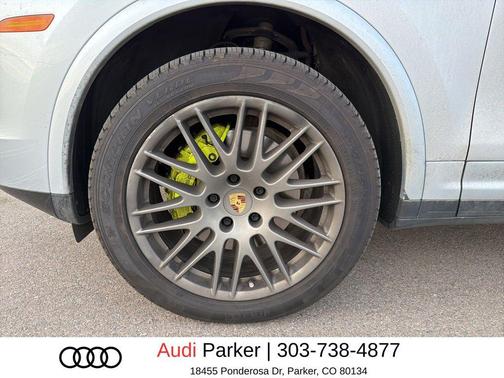 Rhodium Silver Metallic 2018 Porsche Cayenne Cayenne E-Hybrid Platinum Edition