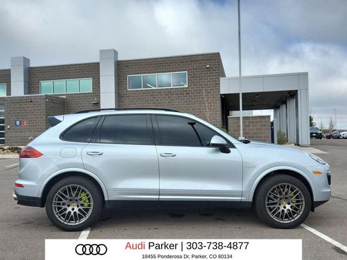 Rhodium Silver Metallic 2018 Porsche Cayenne Cayenne E-Hybrid Platinum Edition