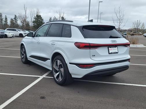 2025 Audi Q6 e-tron Prestige quattro