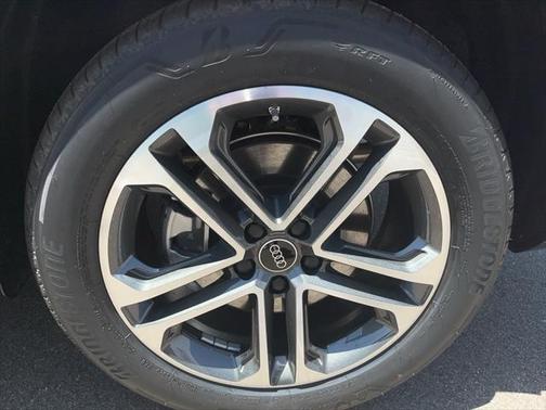 2025 Audi Q5 Premium Plus