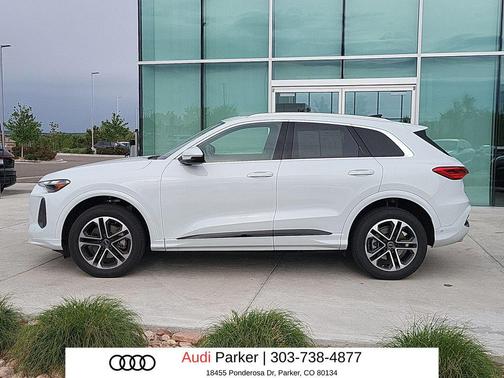 Glacier White Metallic 2025 Audi Q5 Premium TFSI quattro S tronic