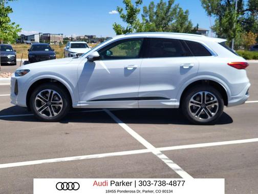 Glacier White Metallic 2025 Audi Q5 Premium TFSI quattro S tronic