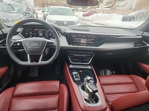 2024 Audi RS e-tron GT quattro