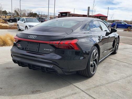 2024 Audi RS e-tron GT quattro