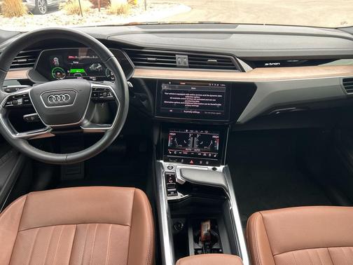 2024 Audi Q8 e-tron Premium Plus