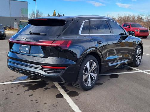 2024 Audi Q8 e-tron Premium Plus