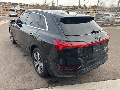 2024 Audi Q8 e-tron Premium Plus