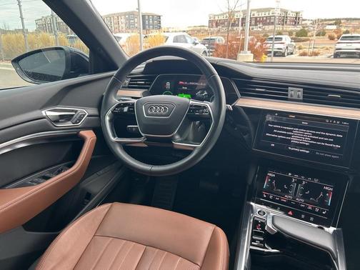 2024 Audi Q8 e-tron Premium Plus
