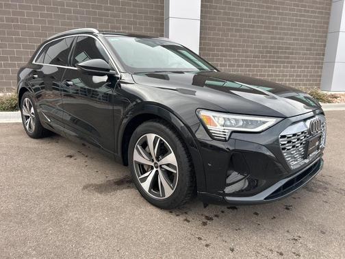 2024 Audi Q8 e-tron Premium Plus