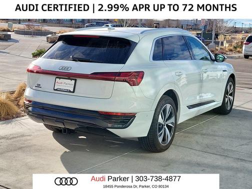 Glacier White Metallic 2024 Audi Q8 e-tron Premium Plus