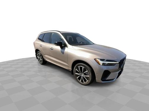 2023 Volvo XC60 Recharge Plug-In Hybrid T8 Ultimate Dark Theme