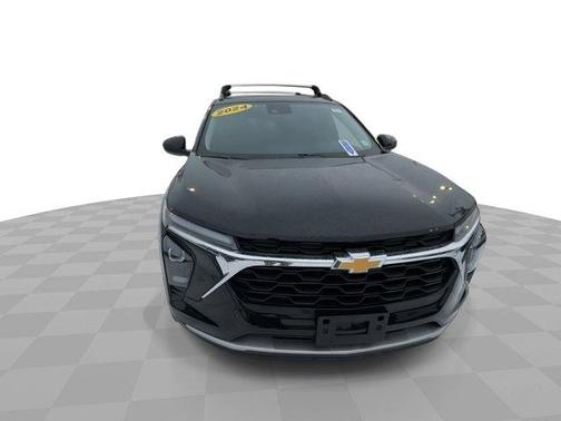 Mosaic Black Metallic 2024 Chevrolet Trax FWD 4dr LT