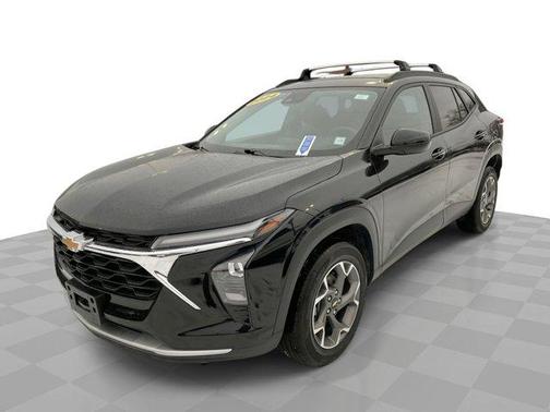 Mosaic Black Metallic 2024 Chevrolet Trax FWD 4dr LT