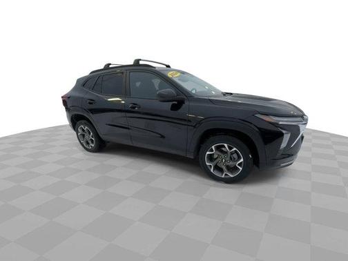 Mosaic Black Metallic 2024 Chevrolet Trax FWD 4dr LT