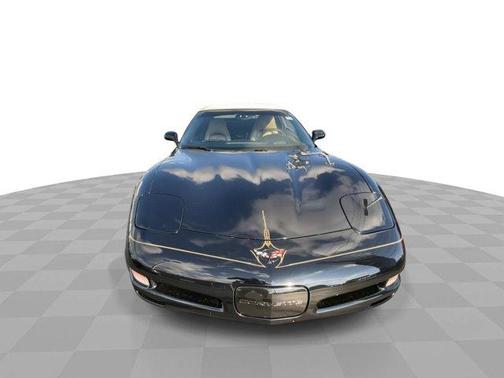 2004 Chevrolet Corvette Base