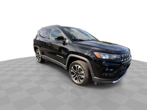 Diamond Black Crystal Pearlcoat 2022 Jeep Compass Limited 4x4