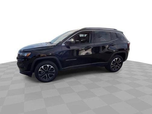 Diamond Black Crystal Pearlcoat 2022 Jeep Compass Limited 4x4