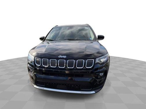 Diamond Black Crystal Pearlcoat 2022 Jeep Compass Limited 4x4