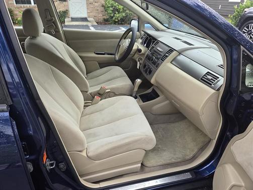 2009 Nissan Versa 1.8 S