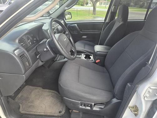 2004 Jeep Grand Cherokee Laredo