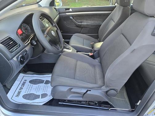 2009 Volkswagen Rabbit Base