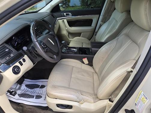 2014 Lincoln MKS Base