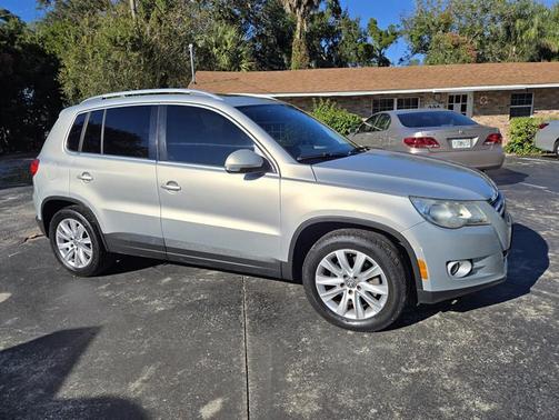 2009 Volkswagen Tiguan SE
