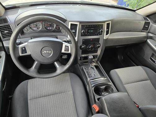 2010 Jeep Grand Cherokee Laredo