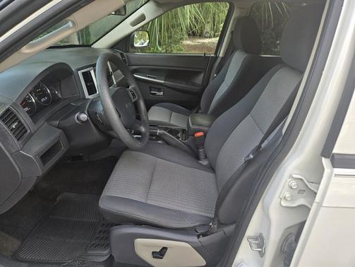 2010 Jeep Grand Cherokee Laredo