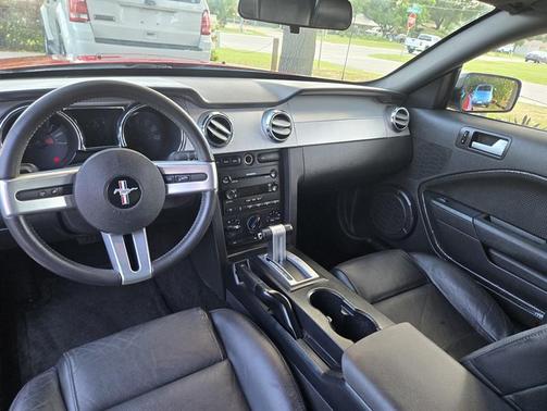 2005 Ford Mustang Deluxe