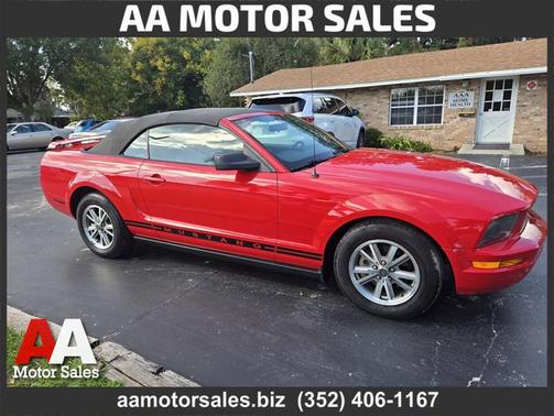 2005 Ford Mustang Deluxe